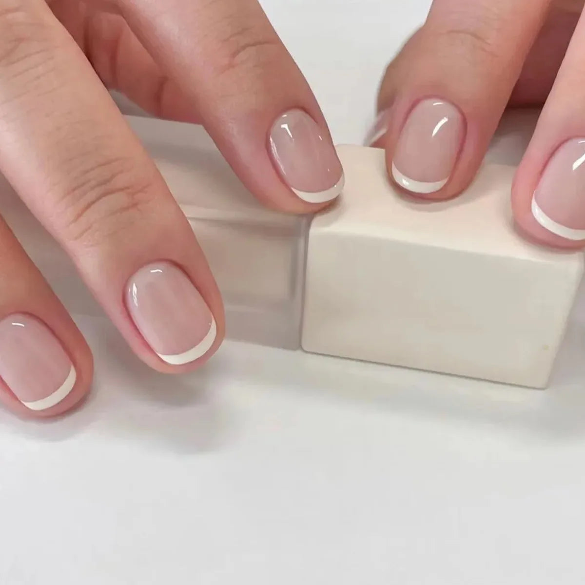 Naked Pink French White Side False Nails Short Simple Nail Beauty Press on Nails