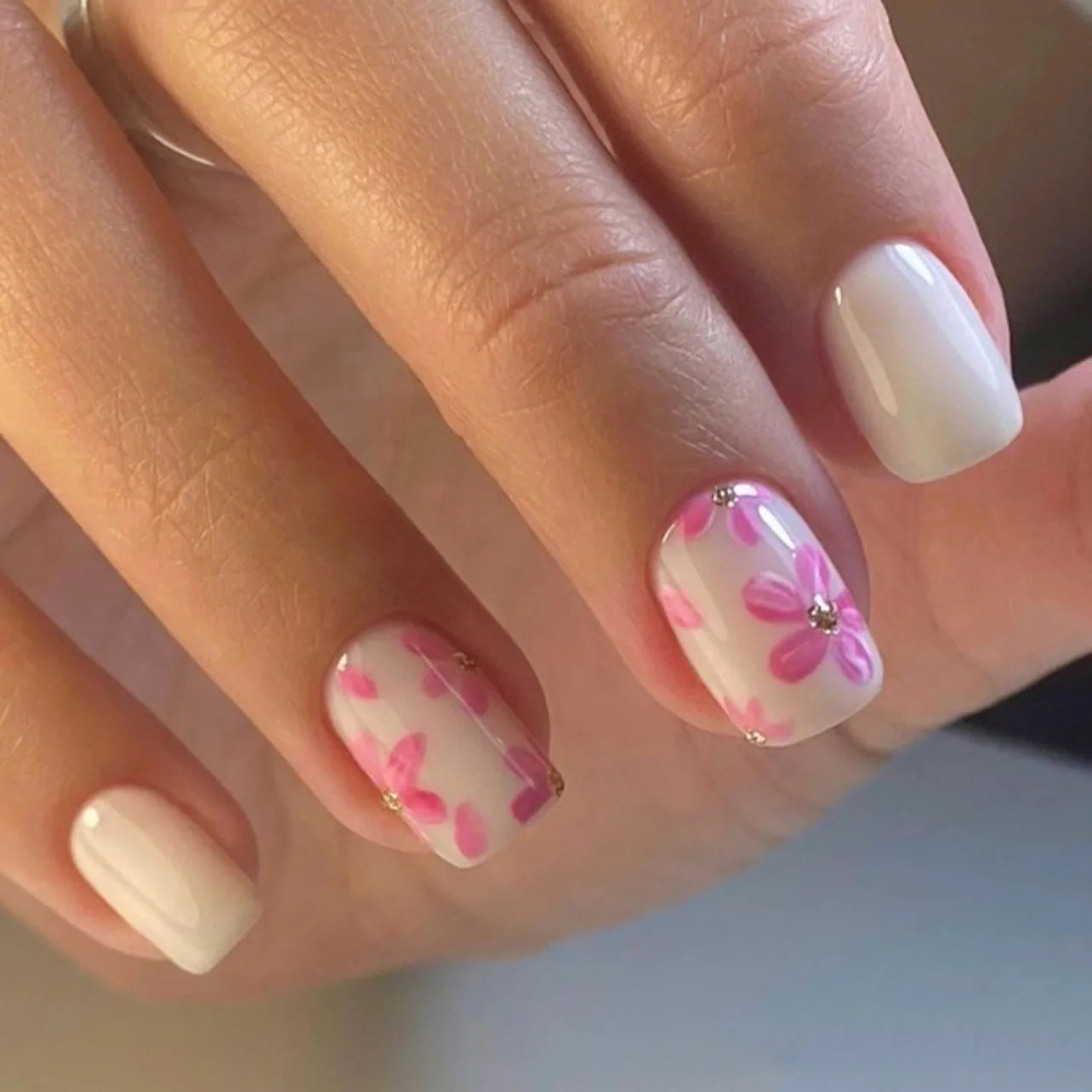 Flowers Gold Glitter Powder Edge White French Nail Art Fashion Wearable Fake Nail Detachable Finished False Nails Press on Nails
