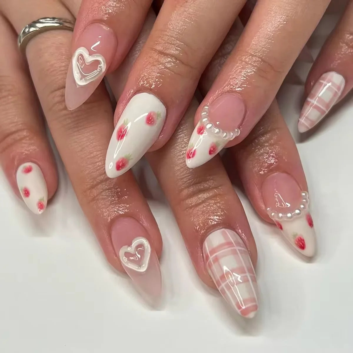 24Pcs Almond-Shaped Press-On Nails With Cute Strawberry Heart Design Medium Length Pearlescent Finish Mixed Shades False Nails
