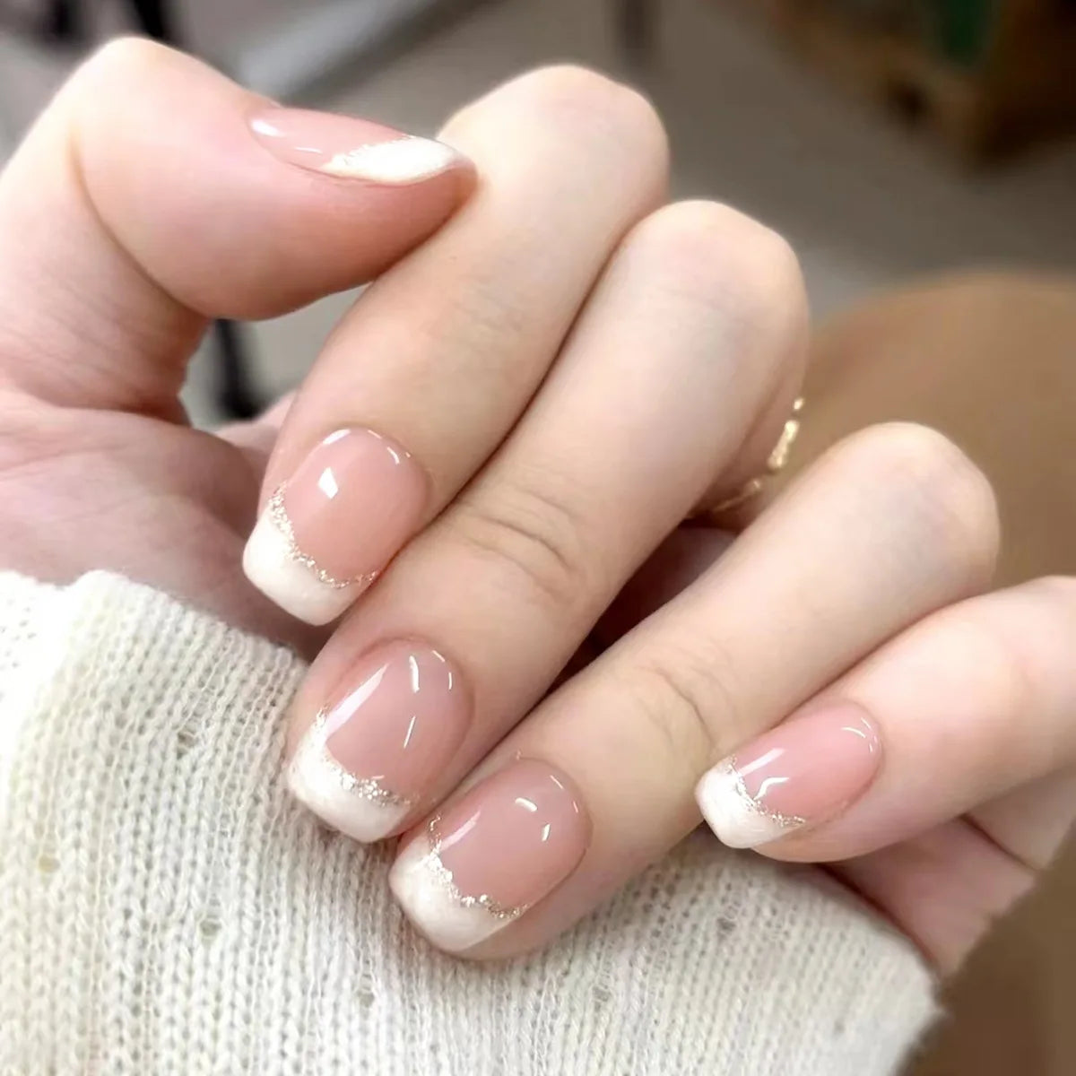 24Pcs Short French Wearable Fake Nails with Glue Simple Stripe Nail Art Full Cover Ballerina Fashion Press on Nail Manicure Tips