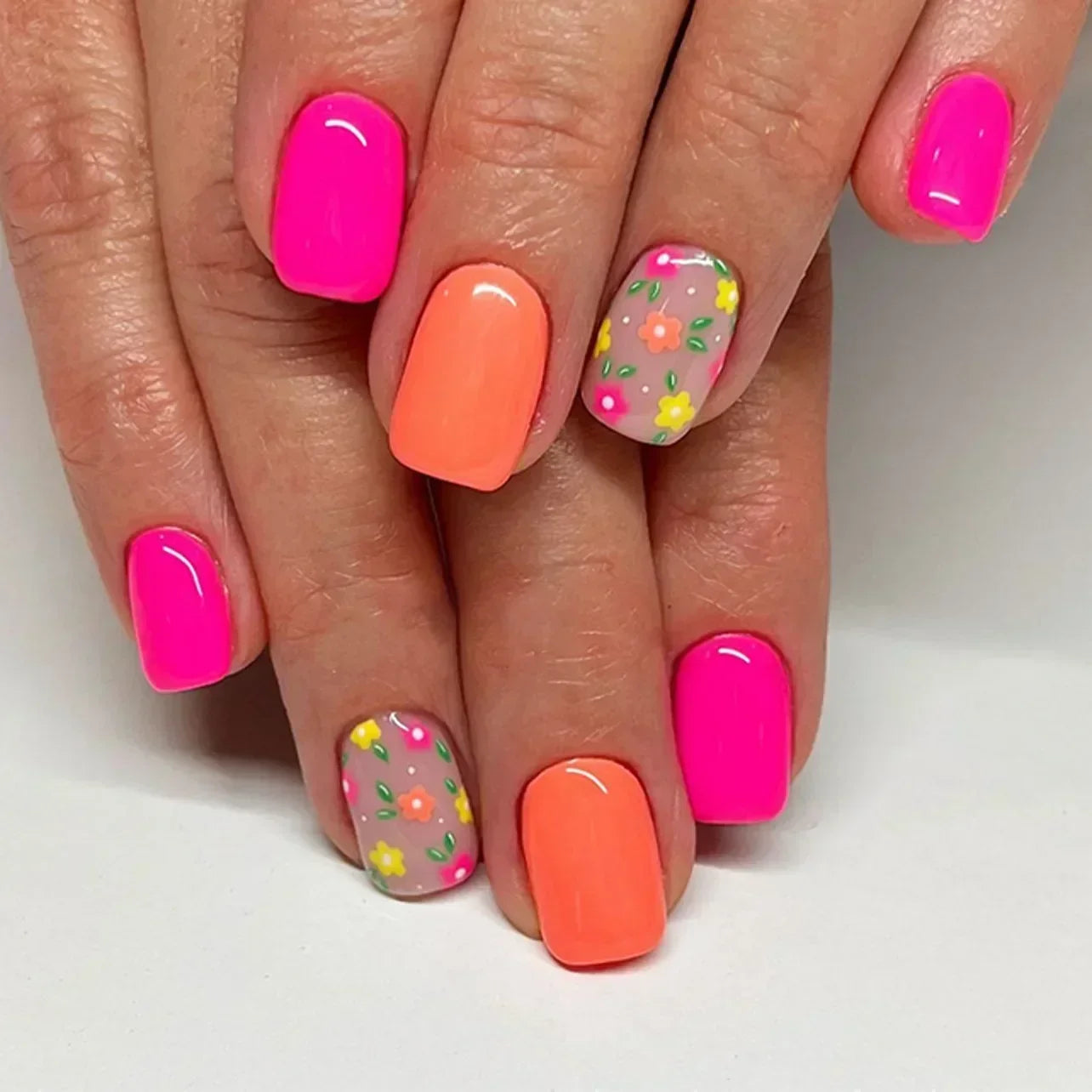 Flowers Gold Glitter Powder Edge White French Nail Art Fashion Wearable Fake Nail Detachable Finished False Nails Press on Nails