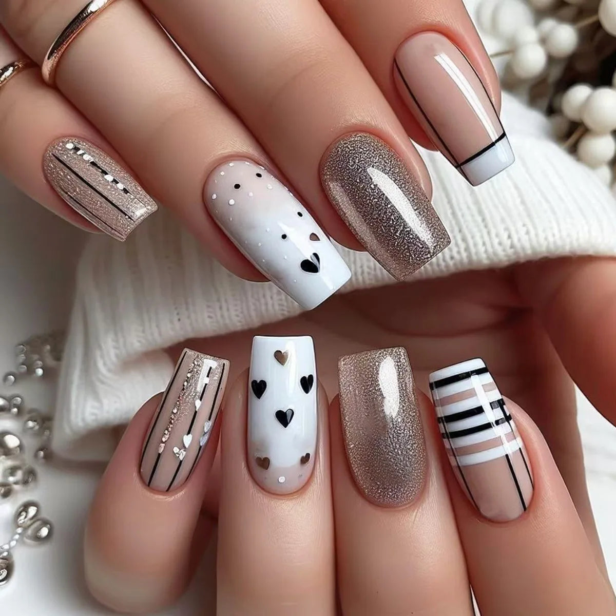 24Pcs Short French Wearable Fake Nails with Glue Simple Stripe Nail Art Full Cover Ballerina Fashion Press on Nail Manicure Tips