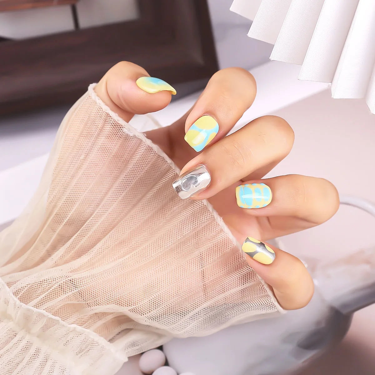 Short Square Almonds Y2K Press On Nail Art Aurora Cat's Eye Handwork Portable Convenient To Work Diy Short Fake Nails Wholesale