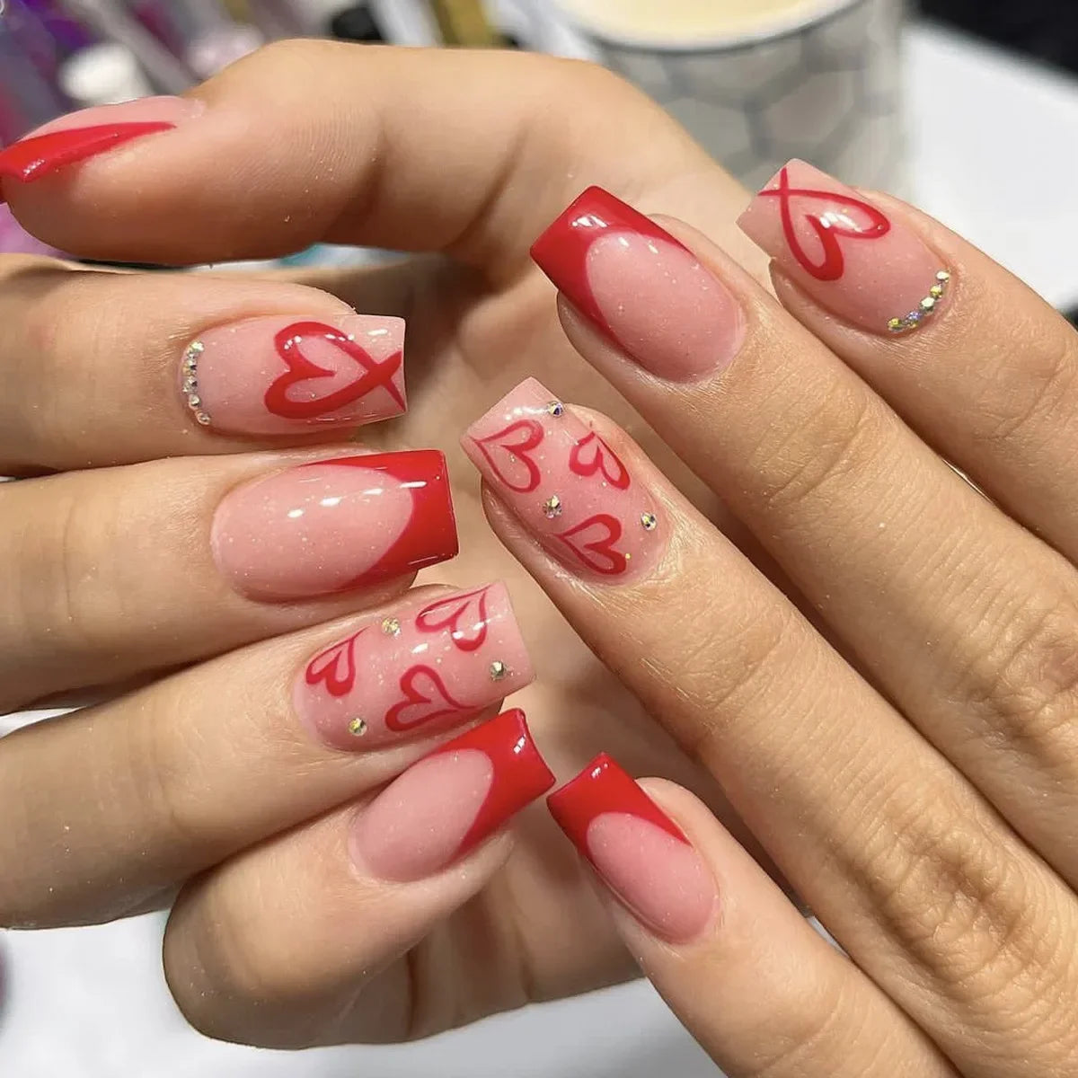 24Pcs Short French Wearable Fake Nails with Glue Simple Stripe Nail Art Full Cover Ballerina Fashion Press on Nail Manicure Tips