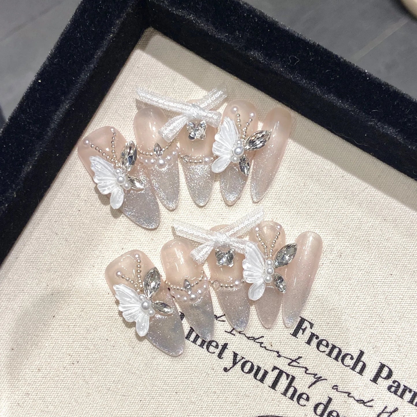 10Pcs Aurora Handmade False Nails with Jelly Glue Long Almond Fake Nail Art Shell Design Press on Nails Full Cover Manicure Tips